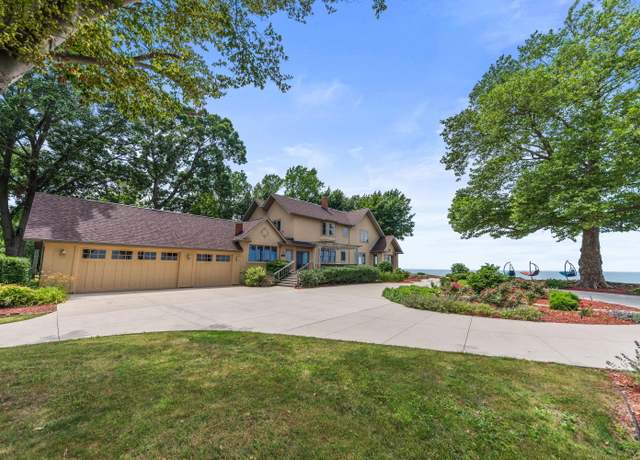Property at 3706 Lakeshore Dr Dr, St. Joseph, MI 49085, 5 beds, 4 baths