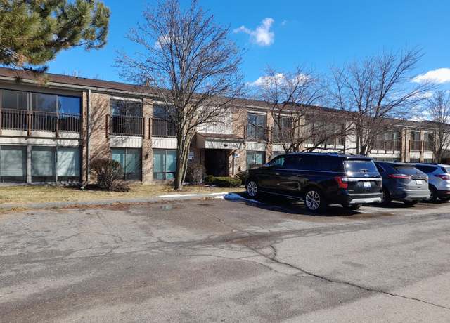 Property at 17877 University Park Dr, Livonia, MI 48152, 2 beds, 2 baths