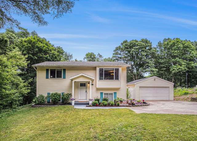 Property at 2698 Dunnigan Ave NE, Grand Rapids, MI 49525, 4 beds, 2 baths