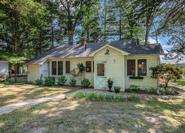 Property at 978 Lakewood St, Pullman, MI 49450, 2 beds, 1 bath