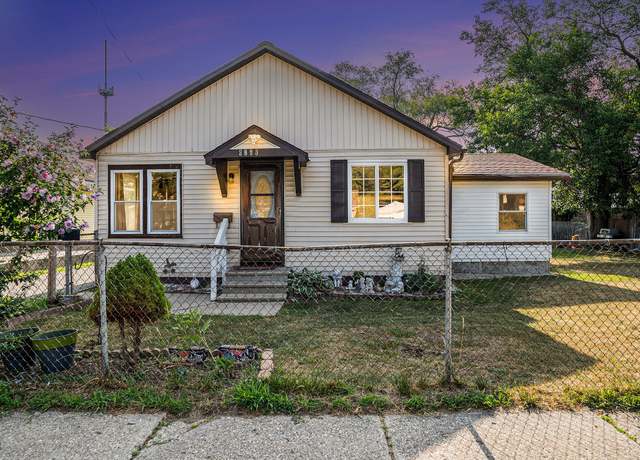 Property at 2813 Longstreet Ave SW, Wyoming, MI 49509, 4 beds, 1 bath