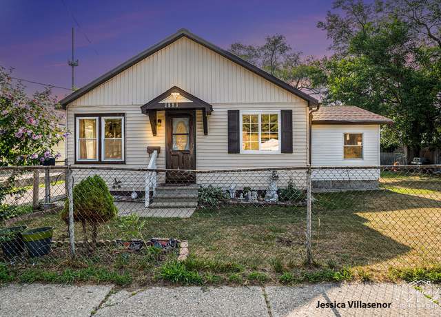 Property at 2813 Longstreet Ave SW, Wyoming, MI 49509, 4 beds, 1 bath