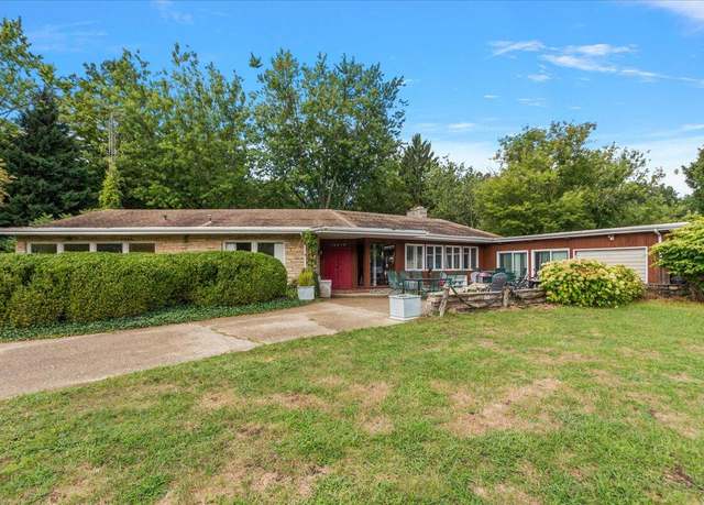Property at 18658 77th St, South Haven, MI 49090, 6 beds, 3.5 baths