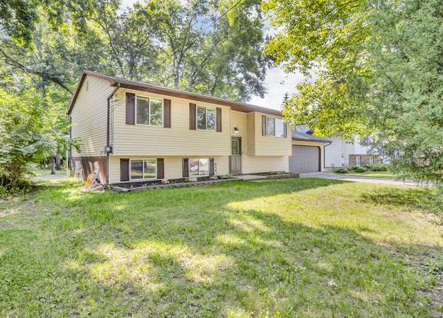 Property at 2212 Aurora Dr, Jackson, MI 49203, 3 beds, 1 bath