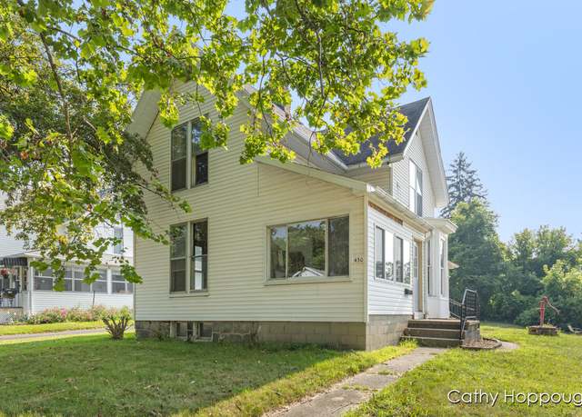 Property at 430 N State St, Ionia, MI 48846, 3 beds, 1 bath