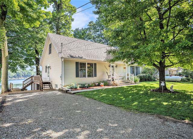 Property at 15891 Lakeview Dr, Buchanan, MI 49107, 3 beds, 3 baths