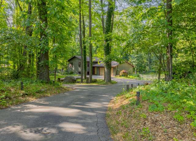 Property at 10096 S Ave W, Mattawan, MI 49071, 4 beds, 2 baths