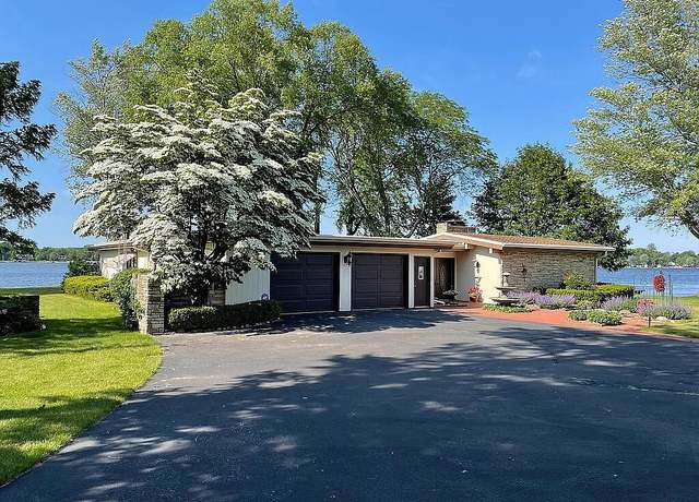 Property at 7206 Beechwood Cir, Watervliet, MI 49098, 3 beds, 2.5 baths