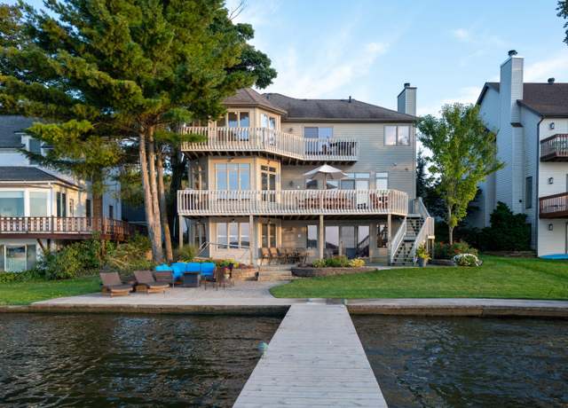 Property at 1761 South Shore Dr, Holland, MI 49423, 4 beds, 3.5 baths
