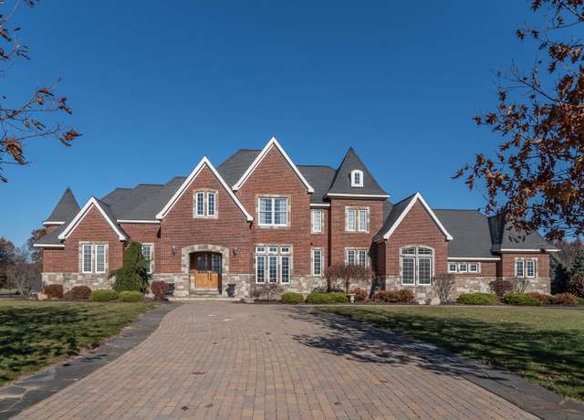 Property at 740 Greystone Dr, Chelsea, MI 48118, 5 beds, 4.5 baths