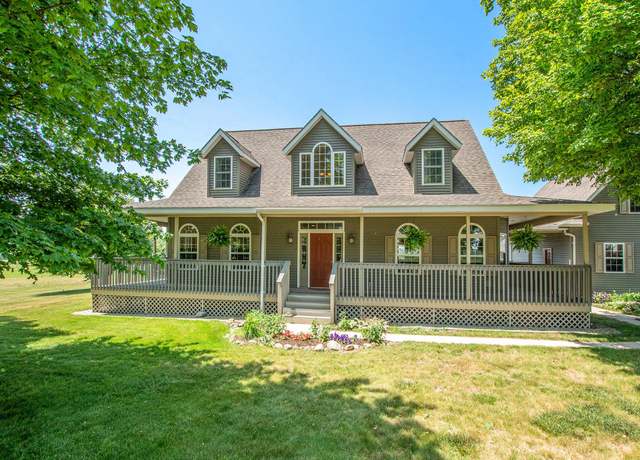 Property at 672 66th St, South Haven, MI 49090, 3 beds, 2.5 baths