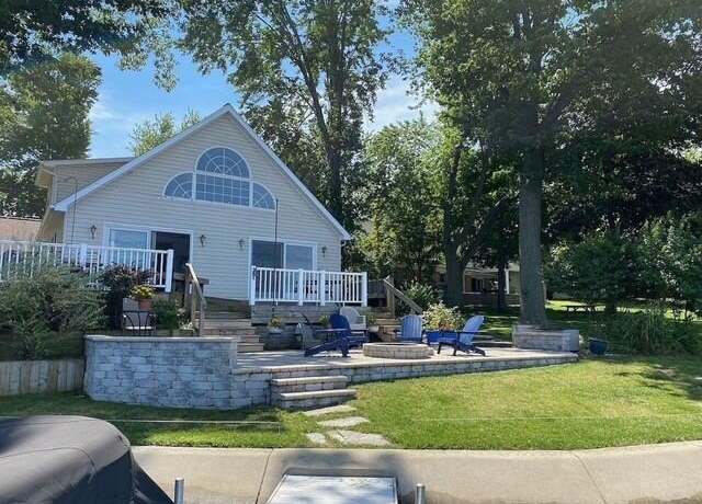 Property at 59335 Yeatter Rd, Colon, MI 49040, 3 beds, 3 baths
