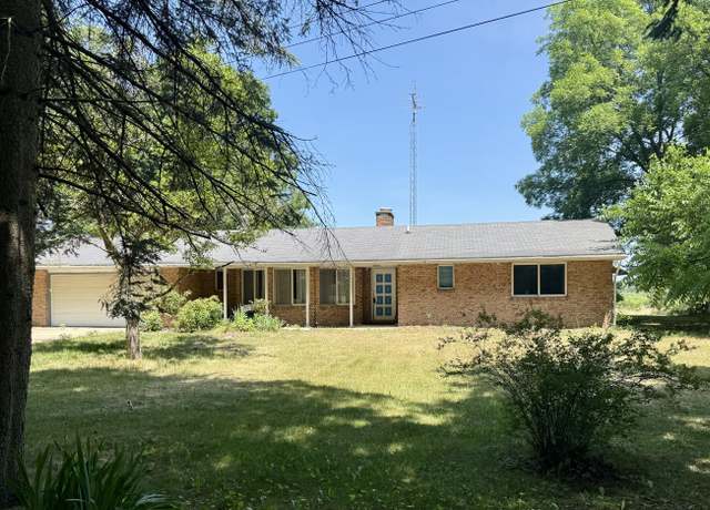 Property at 2059 Lynch Rd, Benton Harbor, MI 49022, 3 beds, 1.5 baths