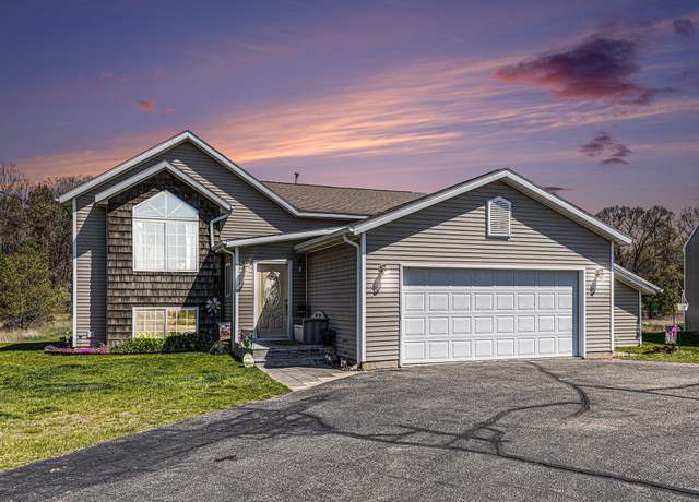 Property at 11717 14 Mile Rd NE, Rockford, MI 49341, 3 beds, 2 baths