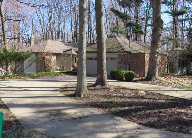Property at 1080 Gros Ventre Dr SE, Grand Rapids, MI 49546, 5 beds, 4.5 baths