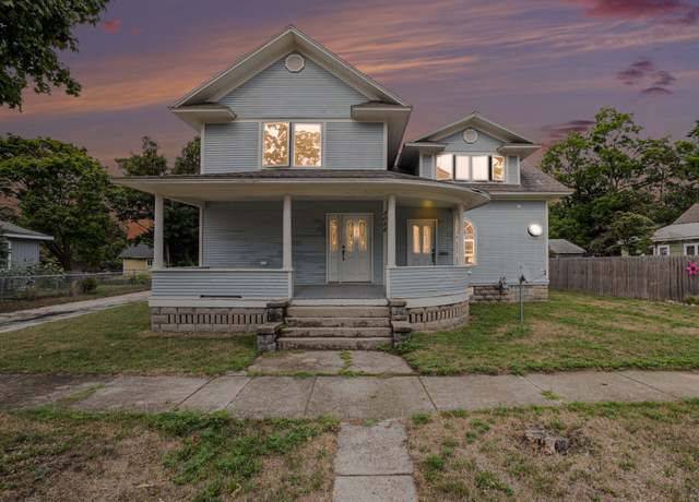 Property at 2058 Blodgett St, Muskegon, MI 49441, 4 beds, 2.5 baths