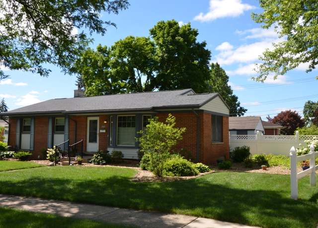 Property at 38605 W Ann Arbor Trail Trl, Livonia, MI 48150, 3 beds, 1.5 baths