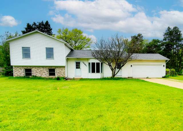 Property at 12641 Patricia Ave, Grant, MI 49327, 5 beds, 2 baths