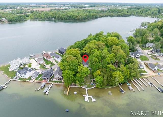 Property at 4626 Hilltop Dr, Caledonia, MI 49316, 5 beds, 3.5 baths