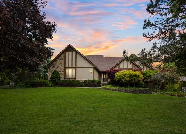 Property at 38585 Horton Dr, Farmington, MI 48331, 3 beds, 3.5 baths