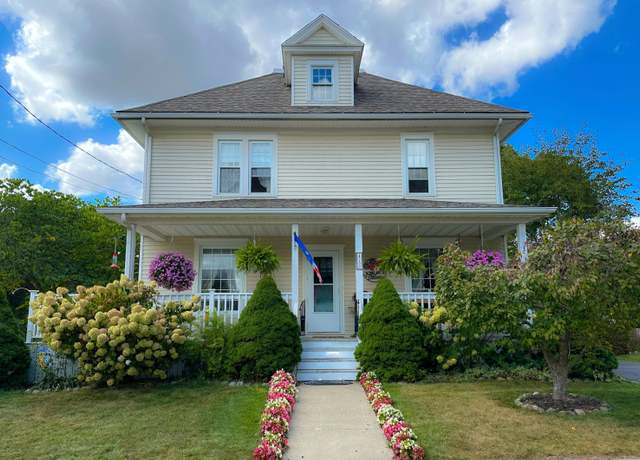 Property at 410 S Center St, Stockbridge, MI 49285, 3 beds, 2.5 baths