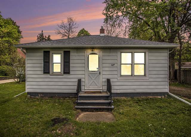 Property at 8 Vernon Ave, Battle Creek, MI 49014, 2 beds, 1 bath
