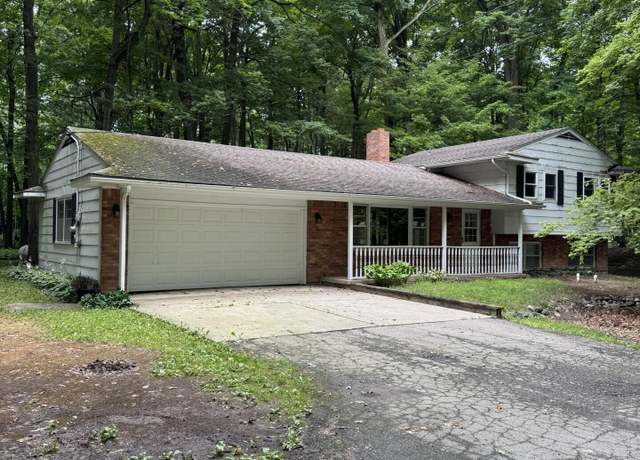 Property at 13752 Forest Hill Rd, Grand Ledge, MI 48837, 4 beds, 1.5 baths