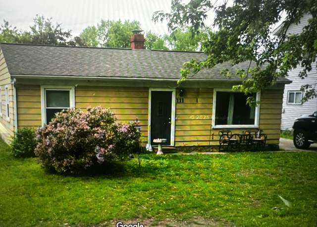 Property at 111 76th St SE, Grand Rapids, MI 49508, 2 beds, 1 bath