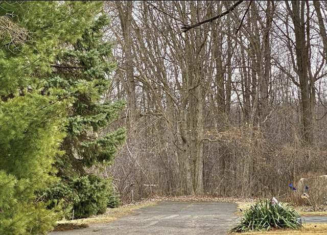 Property at 8480 Rosecrest Ct, Shelby Twp, MI 48316