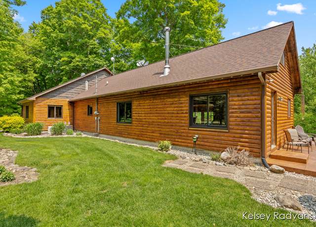 Property at 3223 W 96th St, Grant, MI 49327, 3 beds, 2 baths