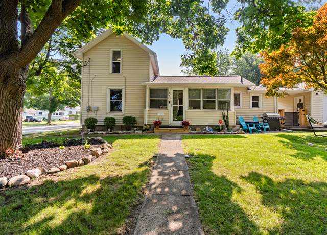 Property at 743 N State St, Jackson, MI 49202, 2 beds, 1 bath
