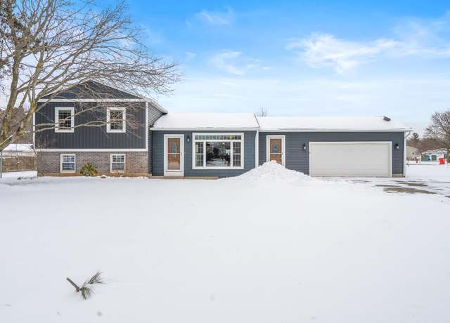 Property at 3733 E 128th St, Grant, MI 49327, 4 beds, 2 baths