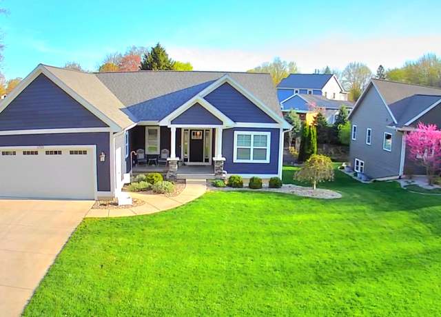 Property at 3755 40th St SW, Grandville, MI 49418, 2 beds, 2 baths