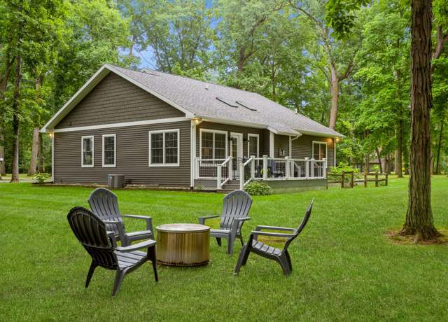 Property at 2917 White Oaks Rdg, Buchanan, MI 49107, 3 beds, 2 baths