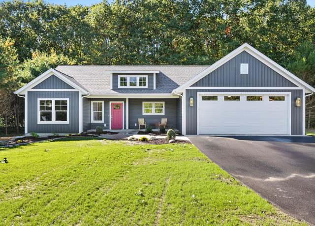 Property at 124 Toby Rd NW, Sparta, MI 49345, 3 beds, 2 baths