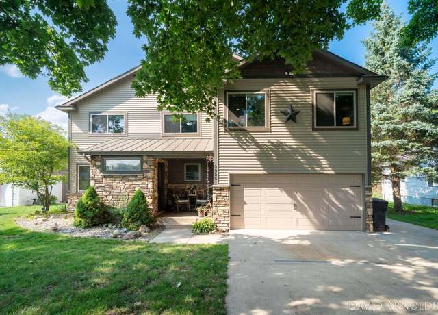 Property at 2325 Riley Ct, Hudsonville, MI 49426, 4 beds, 3.5 baths