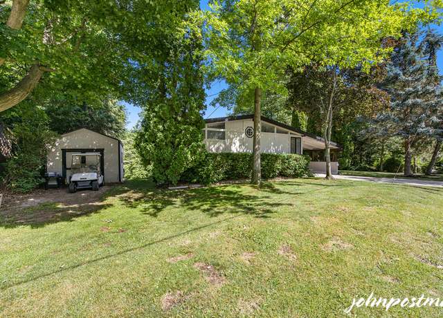 Property at 3001 Thorncrest Dr SE, Grand Rapids, MI 49546, 3 beds, 2 baths