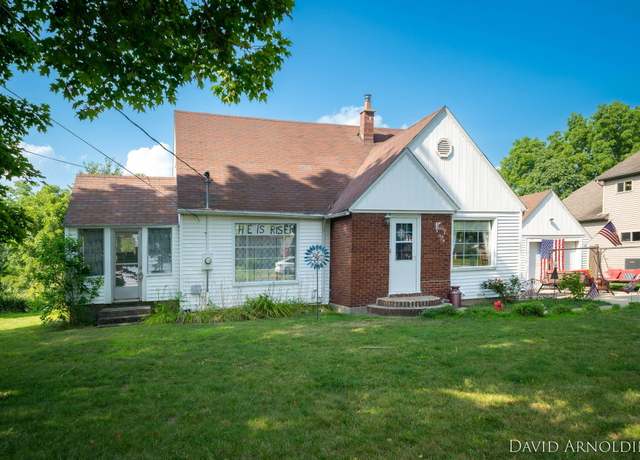 Property at 2333 Riley Court Ct, Hudsonville, MI 49426, 3 beds, 1.5 baths