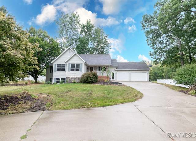 Property at 12807 Westwood Ln, Wayland, MI 49348, 4 beds, 1 bath