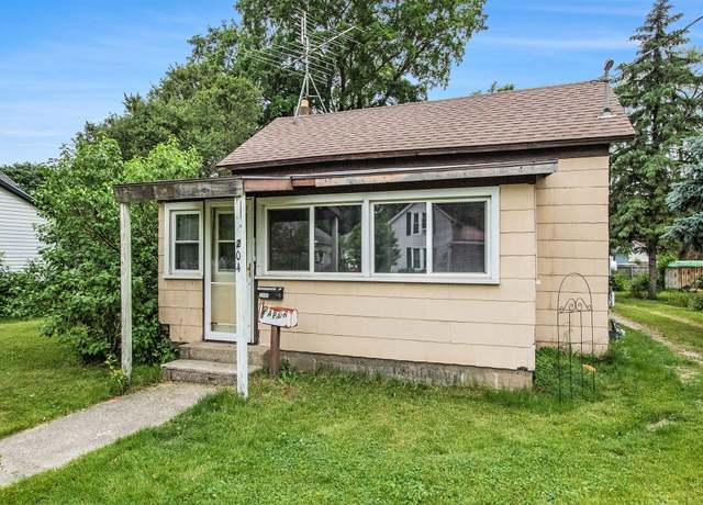 Property at 204 Clinton St, Dowagiac, MI 49047, 2 beds, 1 bath