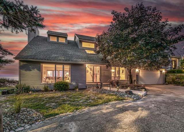 Property at 300 Marquette Dr, New Buffalo, MI 49117, 4 beds, 2.5 baths