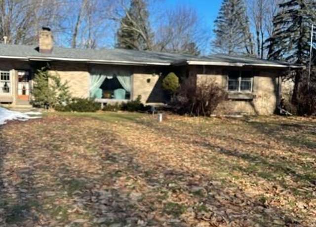 Property at 6675 Sunset Dr, Coloma, MI 49038, 4 beds, 1.5 baths