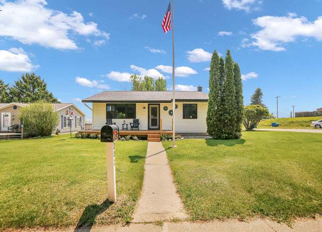 Property at 202 5th St, Ludington, MI 49431, 2 beds, 1 bath