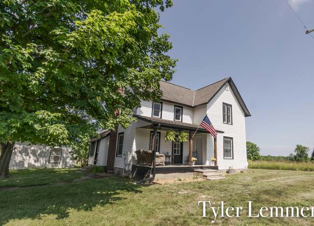 Property at 484 28th St, Allegan, MI 49010, 4 beds, 1.5 baths