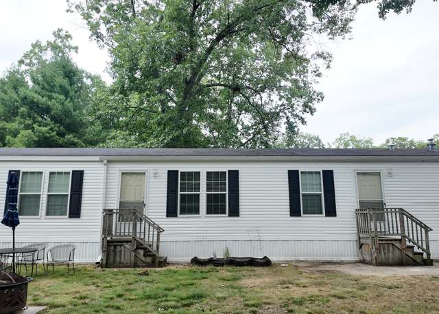 Property at 13523 Oaktree Ct, Grand Haven, MI 49417, 3 beds, 2 baths