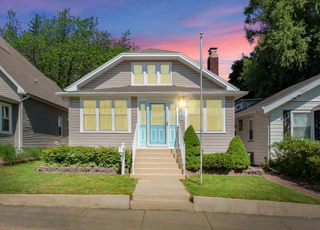 Property at 510 Wayne St, St. Joseph, MI 49085, 4 beds, 2 baths