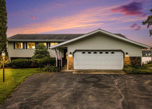 Property at 61840 Bayshore Dr, Sturgis, MI 49091, 3 beds, 2.5 baths
