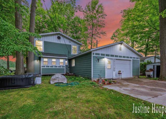 Property at 10131 Birch Dr, Riverdale, MI 48877, 4 beds, 3 baths