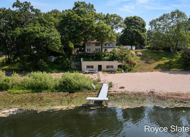Property at 569 Grover Rd, Muskegon, MI 49442, 4 beds, 3 baths