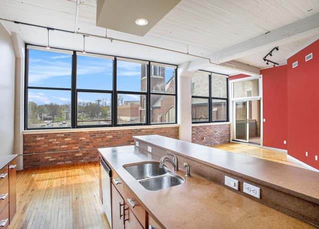 Property at 109 W Washington Ave #19, Jackson, MI 49201, 2 beds, 2 baths